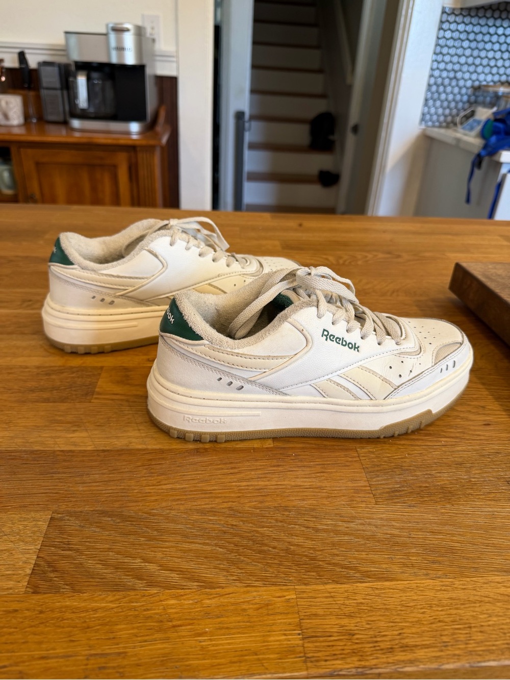 Reebok Classic White Leather Sneakers with Green Accents Retro Women size 7